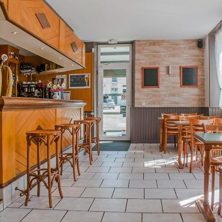 Cafe Hotel De La Gare Champagnole Exteriér fotografie