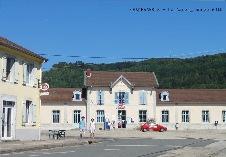 Cafe Hotel De La Gare Champagnole Exteriér fotografie